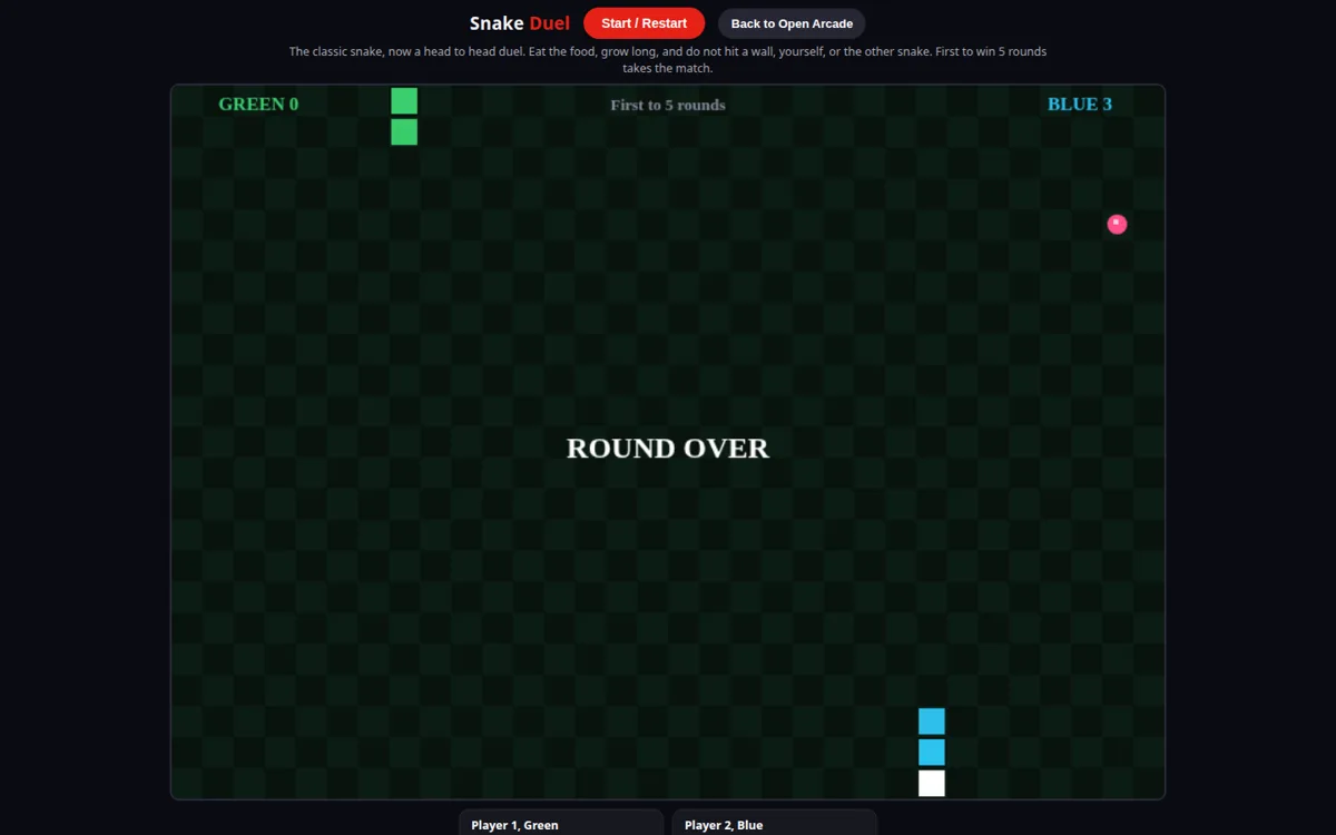 Screenshot of Snake Duel running on Open Arcade, two snakes on one board